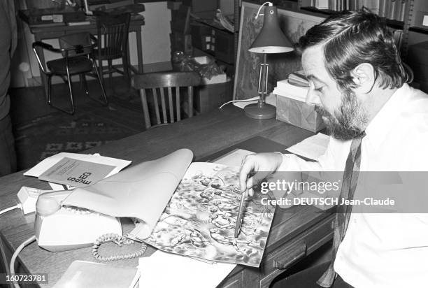 Yves Coppens, Paleontologist. A Paris, au Musée de l'homme, à l'occasion de l'exposition 'Les origines de l'homme', le paléontologue Yves COPPENS,...