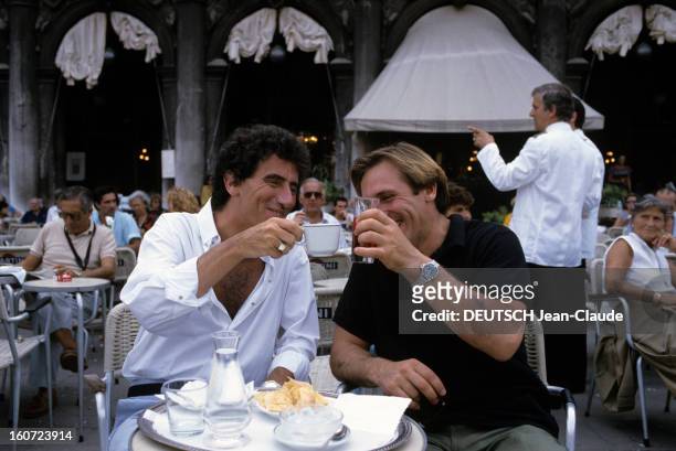 Jack Lang And Gerard Depardieu At The 42nd Venice Mostra. Septembre 1985- A l'occasion de la 42e Mostra de Venise, rencontre avec Gérard DEPARDIEU et...