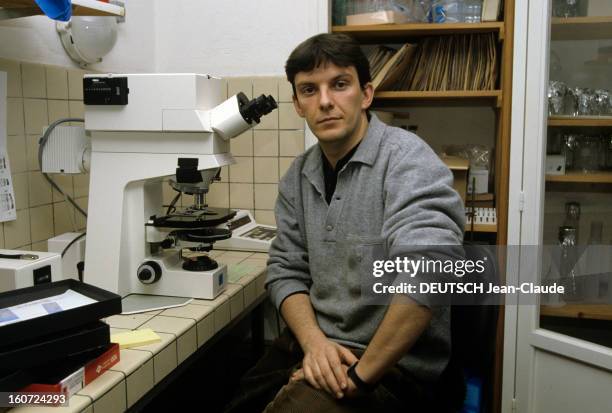 Rendezvous With Philippe Berta, Cnrs Researcher In Macronuclear Biology In Montpellier. Montpellier- 30 Décembre 1990- Portrait de Philippe BERTA,...