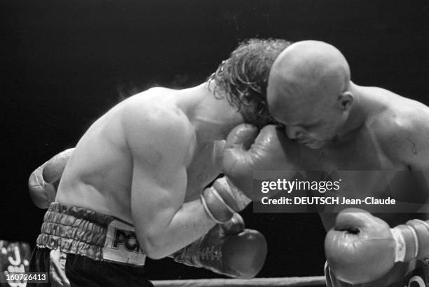 Boxing, Medium Weight, Benny Briscoe Beats Jean Mateo At The Pavillon De Paris. A Paris, dans la salle du pavillon de Paris, lors du match de boxe...