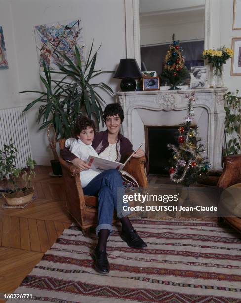 Rendezvous With Caroline Tresca. Boulogne - 21 décembre 1989 - A l'occasion de sa récompense aux 7 D'OR, portrait de l'animatrice Caroline TRESCA...