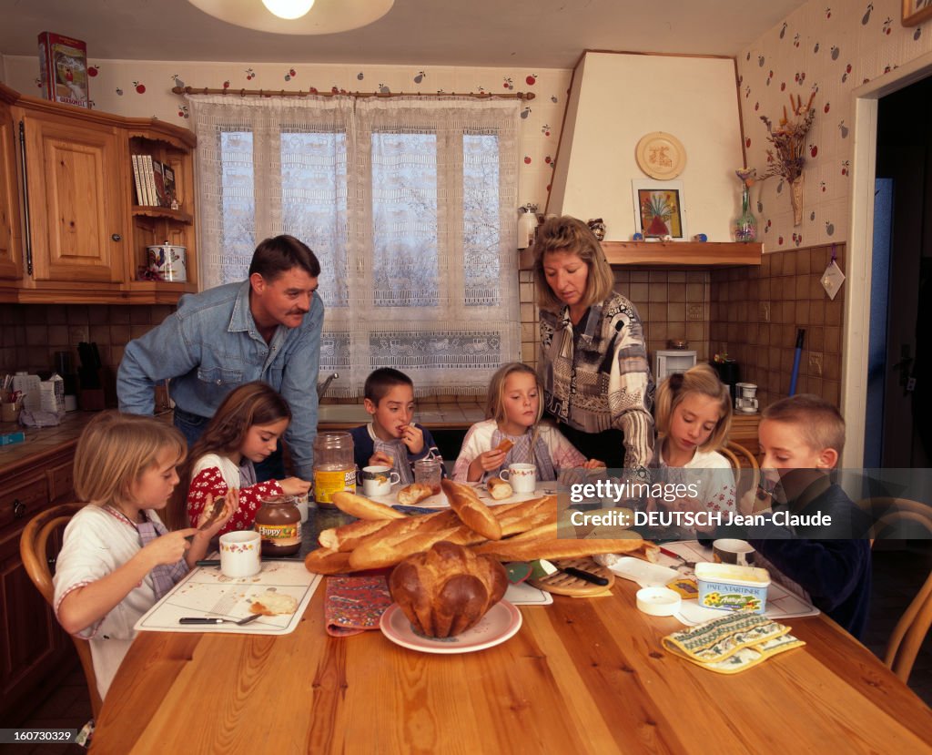 The Sextuplets Of Daniel And Marie-claude Adam