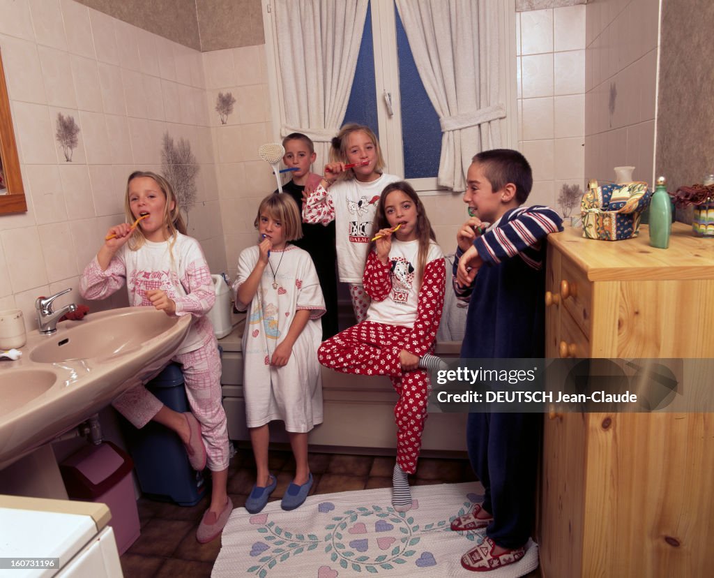 The Sextuplets Of Daniel And Marie-claude Adam