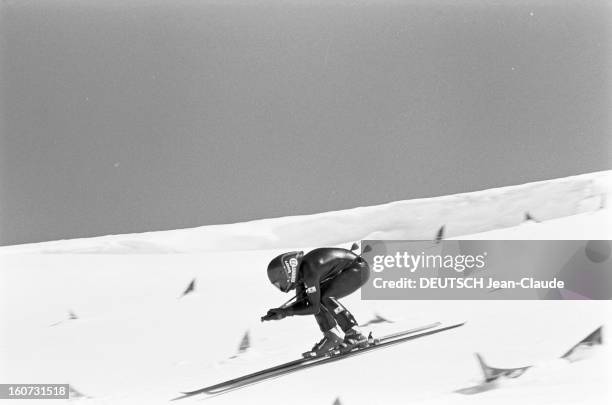 Speed Skiing, Launched Kilometer Zermatt, Switzerland. En Suisse à Zermatt et en Italie à Cervinia, compétition de ski de vitesse au kilomètre lancé...