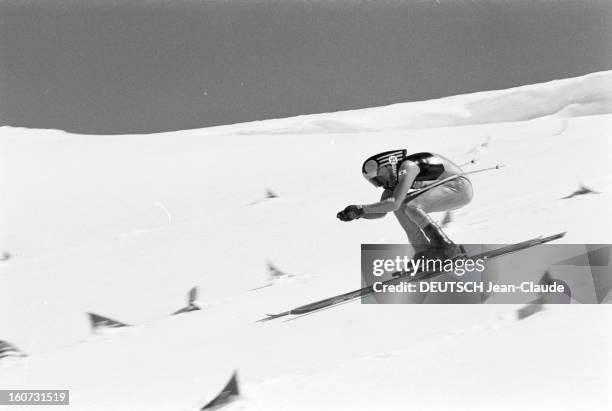 Speed Skiing, Launched Kilometer Zermatt, Switzerland. En Suisse à Zermatt et en Italie à Cervinia, compétition de ski de vitesse au kilomètre lancé...