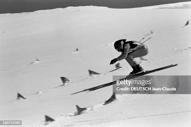 Speed Skiing, Launched Kilometer Zermatt, Switzerland. En Suisse à Zermatt et en Italie à Cervinia, compétition de ski de vitesse au kilomètre lancé...