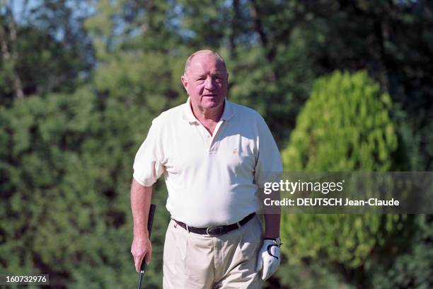 Rendezvous With Albert Frere In Saint-tropez. En France, à Saint-Tropez, le 10 septembre 2001. Rendez-vous en famille avec l'homme d'affaires belge...