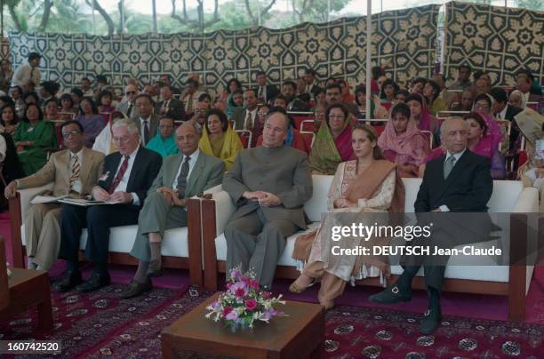 Karim Aga Khan, Ismailis Spiritual Guidance, Travels In Pakistan. Karachi- 21 novembre 1994- Lors de son voyage au Pakistan, Karim AGA KHAN, chef...