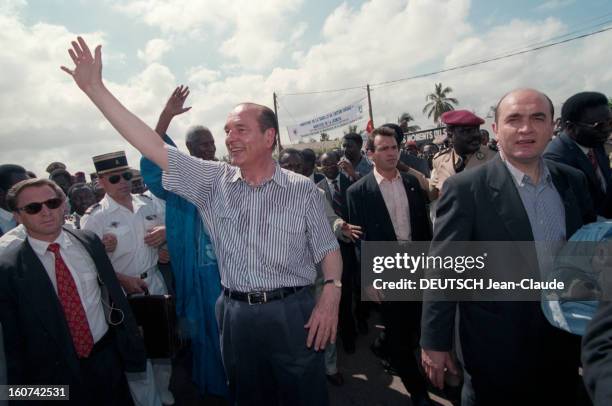 Jacques Chirac On Tour In Africa Step In Senegal. Dakar, Juillet 1995, lors de son voyage officiel en Afrique, le président français Jacques CHIRAC...