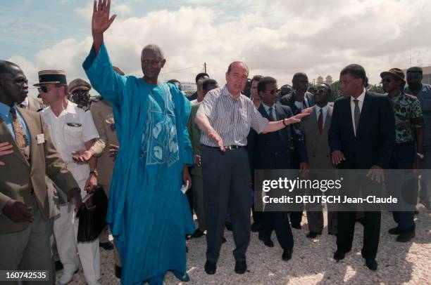 Jacques Chirac On Tour In Africa Step In Senegal. Dakar, Juillet 1995, lors de son voyage officiel en Afrique, le président français Jacques CHIRAC...