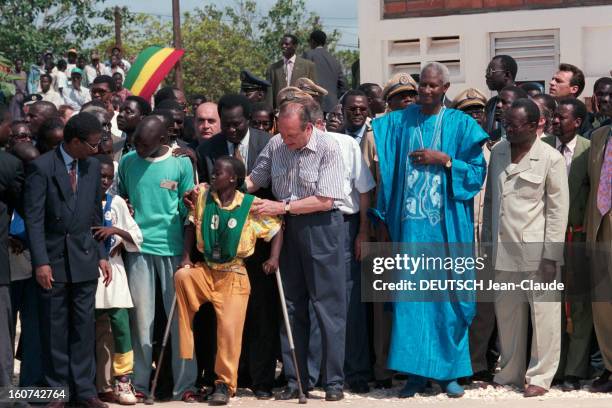 Jacques Chirac On Tour In Africa Step In Senegal. Dakar, Juillet 1995, lors de son voyage officiel en Afrique, le président français Jacques CHIRAC...