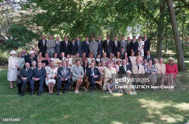 Henri De France Count Of Paris Celebrates His 90 Years At The Amboise Castle. Le 06 juillet 1998, HENRI DE FRANCE, HENRI D'ORLEANS, comte de PARIS...