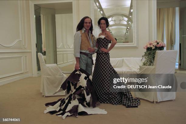 Couture Collection Spring-summer 1996 Givenchy By John Galliano. Paris, janvier 1996, le couturier anglais John GALLIANO créateur de la collection...