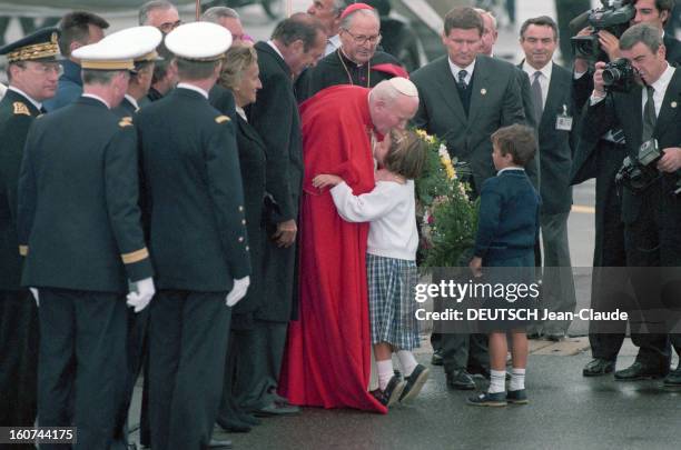 Travel Of John Paul Ii In France, September 19th In Tours. Le 19 septembre 1996 à l'occasion de la visite du pape JEAN-PAUL II en FRANCE, à son...