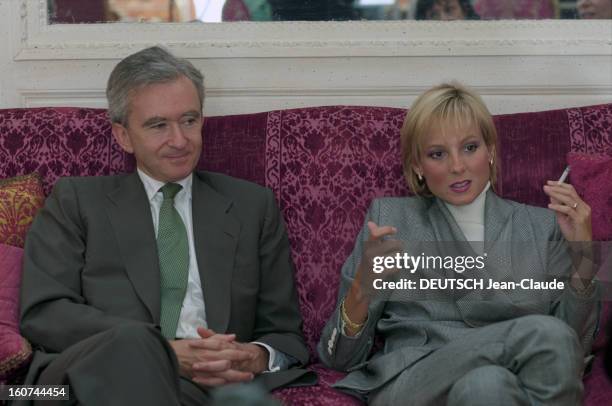 Rendezvous With Helene And Bernard Arnault. En France, à Paris, le 30 septembre 1999, le P.-d.g. Du groupe LVMH, Bernard ARNAULT et son épouse,...