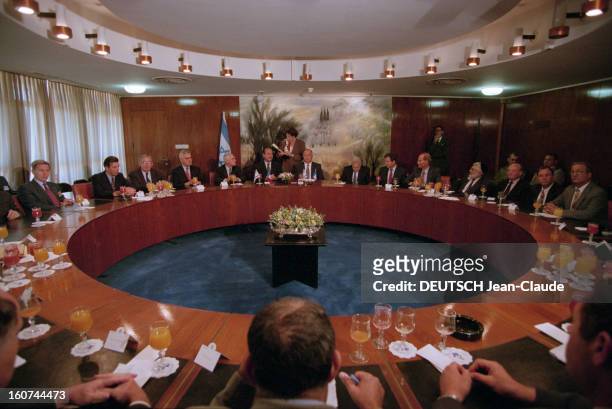 Journey Of Jacques Chirac In The Middle East, Step In Israel. En octobre 1996, dans le cadre d'un périple au PROCHE ORIENT, le président de la...