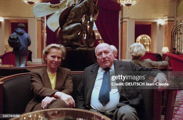 Jean-francois Revel Interviewed By Christine Ockrent. A Paris, le 17 janvier 1997, Jean-François REVEL interviewé par Christine OKRENT à l'occasion...