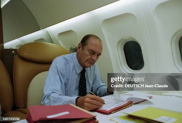 Jacques Chirac Aboard The Presidential Plane, The New Airbus A-319. PM 2788. Lors de sa tournée des capitales du Moyen-Orient.