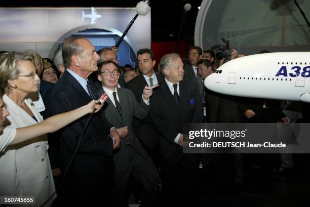 The Paris Air Show 2003. Salon de l'aéronautique au Bourget : Jacques CHIRAC, Michèle ALLIOT-MARIE, Noël FORGEARD, Philippe CAMUS et Arnaud LAGARDERE...