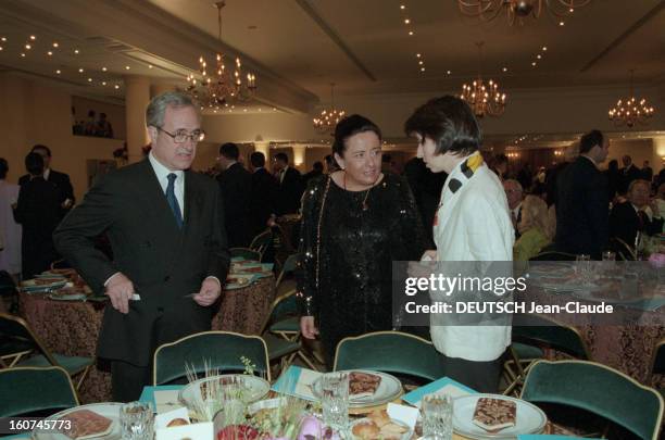 Jacques Chirac Official Travel In Lebanon. Au Liban, à Beyrouth, les 30 et 31 mai 1998. Visite officielle de Jacques CHIRAC pour l'inauguration de la...