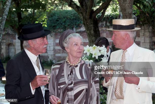 Henri De France Count Of Paris Celebrates His 90 Years At The Amboise Castle. Le 06 juillet 1998, HENRI DE FRANCE, HENRI D'ORLEANS, comte de PARIS...
