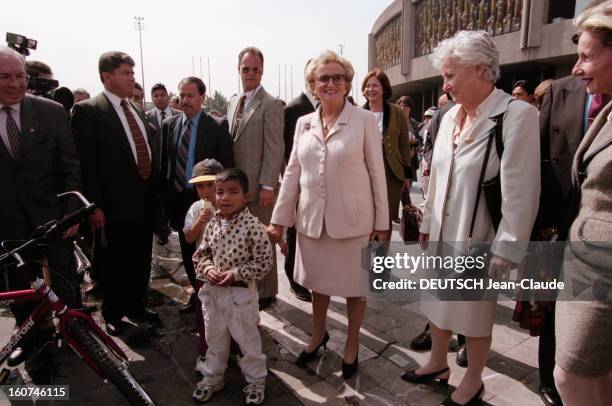 Jacques Chirac Official Travel In Central America. Au Mexique, à Mexico, du 12 au 16 novembre 1998, le président Jacques CHIRAC lors d'une visite...