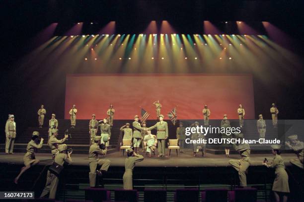 Rehearsals Of The Show '1940 1945 De Gaulle, He Who Said No' By Robert Hossein At The Palais Des Congres. En septembre 1999, à l'occasion des...