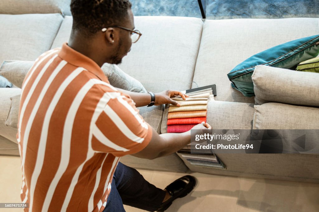 Choosing furniture colors by himself
