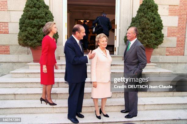 President Jacques Chirac Official Travel In Spain. A Madrid, le 4 octobre 1999, Lors de sa visite officielle Jacques CHIRAC avec son épouse...