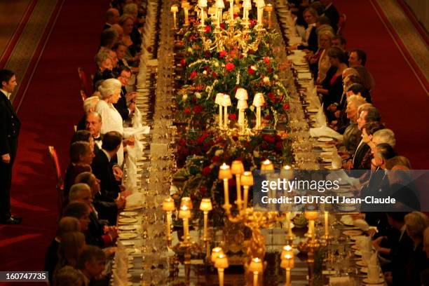 Official Visit Of Jacques Chirac In Britain: The Gala Dinner At Windsor. Le d?ner de gala dans le hall Saint-Georges du Ch?teau de Windsor : parmi...