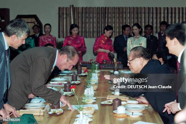 Official Visit Of Jacques Chirac In China. En octobre 2000, à l'occasion d'une visite officielle en CHINE, le président de la république française,...