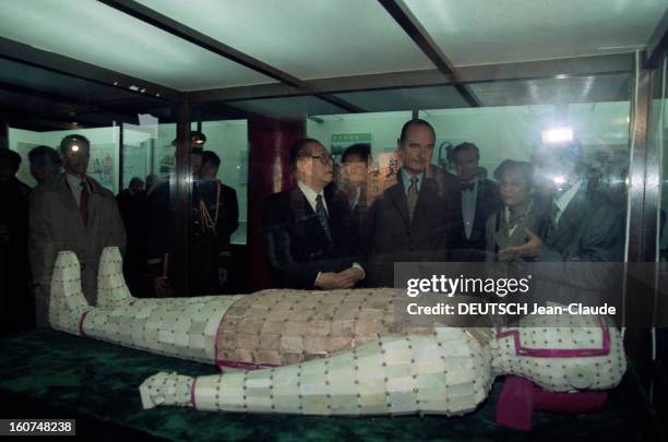 Official Visit Of Jacques Chirac In China. En octobre 2000, à l'occasion d'un voyage officiel en CHINE, le président de la république française,...