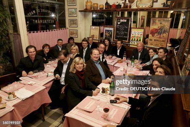 Nicolas Sarkozy Get His Troops Together For The Presidential Election. Le président de l'UMP Nicolas SARKOZY invite son équipe au restaurant La...