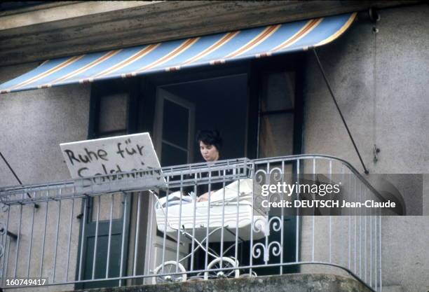 Alexander Solzhenitsyn With Family In Switzerland. A Zurich le plus célèbre des exilés Alexandre SOLJENITSYNE retrouve retrouve le bonheur en...