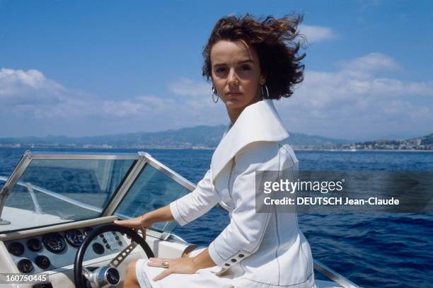 41st Cannes Film Festival 1988: Rendezvous With Philippine Leroy-beaulieu. Le 41ème Festival de CANNES se déroule du 11 au 23 mai : attitude de...