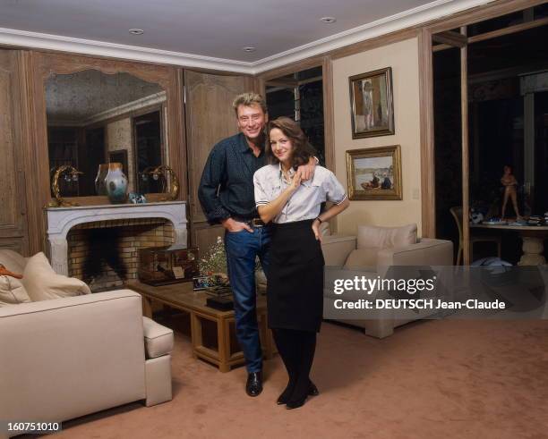 Rendezvous With Johnny Hallyday. Décembre 1987. Rendez-vous avec Johnny HALLYDAY et sa fiancée Gisèle GALANTE dans le nouvel hôtel particulier que le...