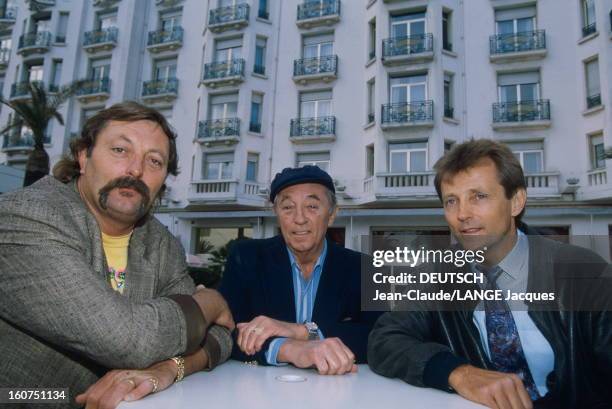 44th Cannes Film Festival 1991: Rendezvous With Robert Mitchum. Le 44ème Festival de CANNES se déroule du 9 au 20 mai 1991 : Robert MITCHUM coiffé...