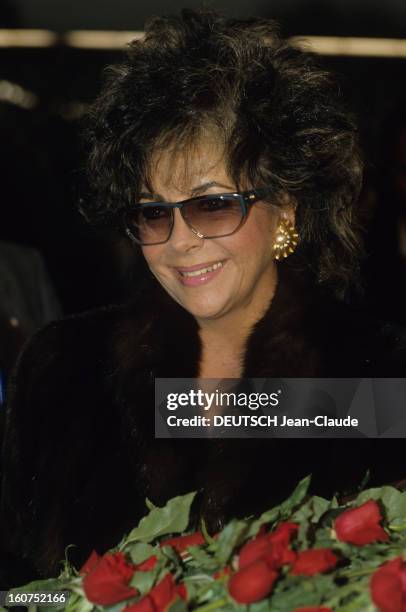 Rendezvous With Elizabeth Taylor In Paris. Paris- novembre 1985- Portrait d'Elizabeth TAYLOR participant au gala organisé par les artistes du...