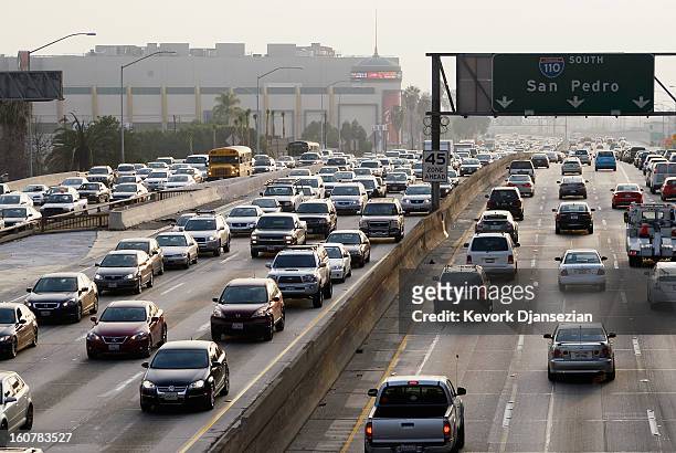 Traffic on the northbound and southbound lanes of the 110 Harbor Freeway starts to stack up during rush hour traffic on February 5, 2013 in Los...