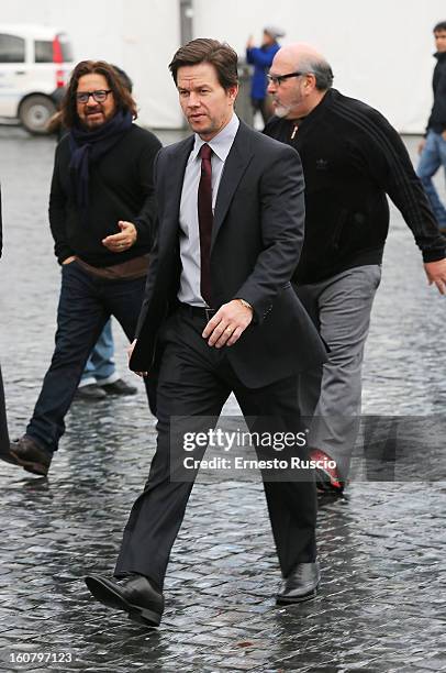 Actor Mark Wahlberg attends the 'Broken City' photocall at Piazza Del Popolo on February 6, 2013 in Rome, Italy.