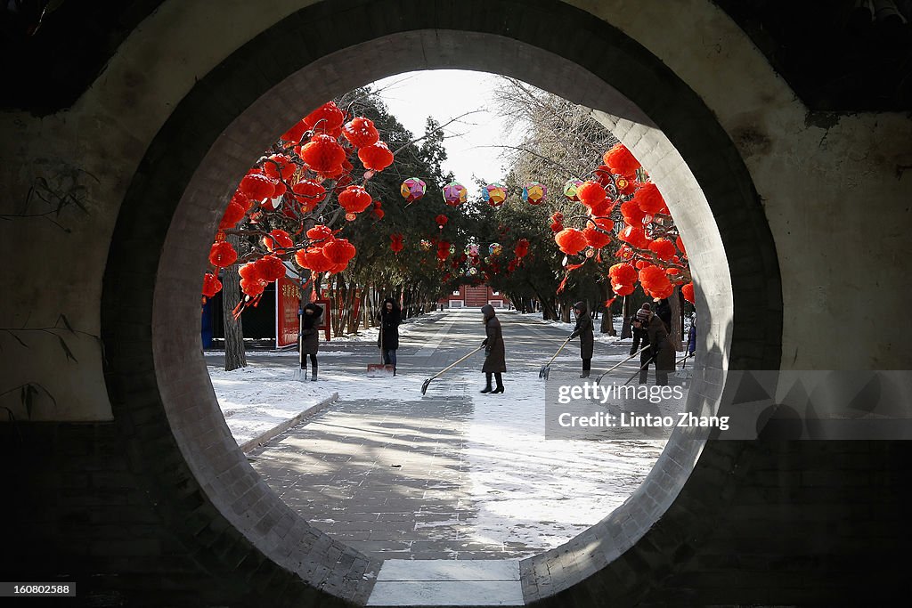 China Prepares For The Spring Festival