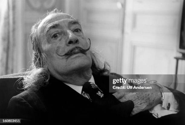 Spanish painter Salvador Dali poses during a portrait session held at Hotel Meurice in 1973 Paris, France.