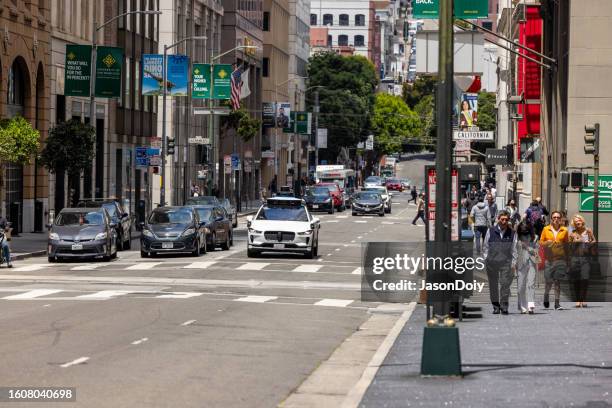 waymo autonomes fahrzeug in san francisco - waymo stock-fotos und bilder