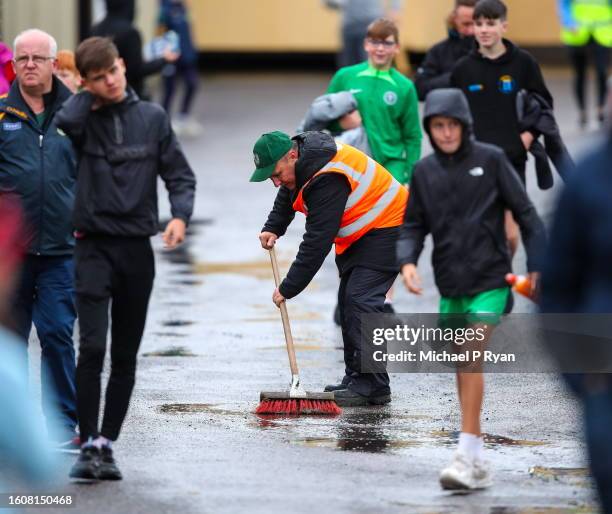 Sweep Water 6,398 Sweeping Water Stock Photos, High-Res Pictures, and Images ...