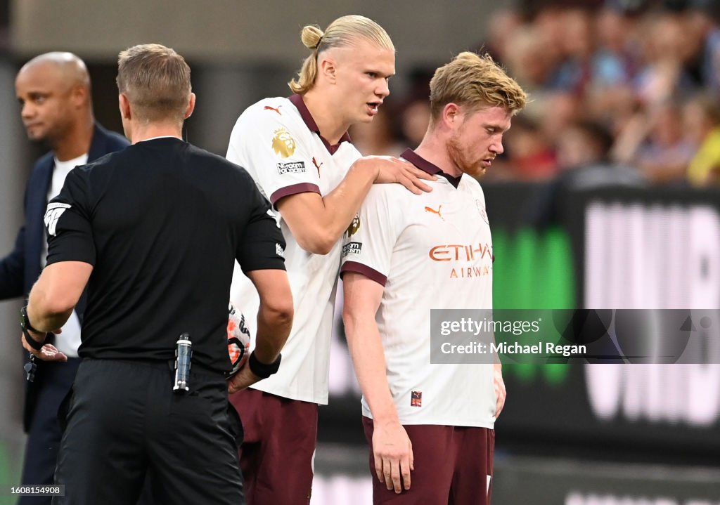 Burnley FC v Manchester City - Premier League