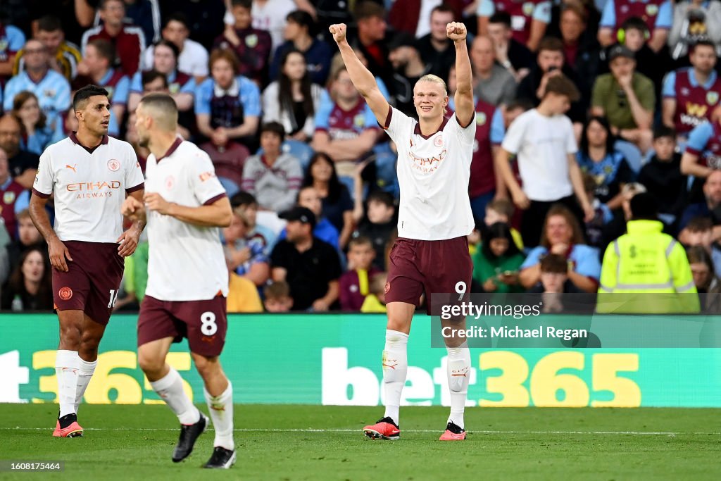 Burnley FC v Manchester City - Premier League