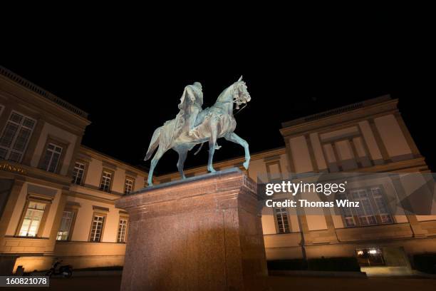 staatsgalerie stuttgart - staatsgalerie fotografías e imágenes de stock