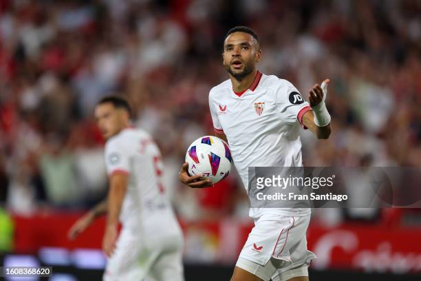 Yousseff En-Nesyri of Sevilla celebrates after scoring the team's first goal during the LaLiga EA Sports match between Sevilla FC and Valencia CF at...