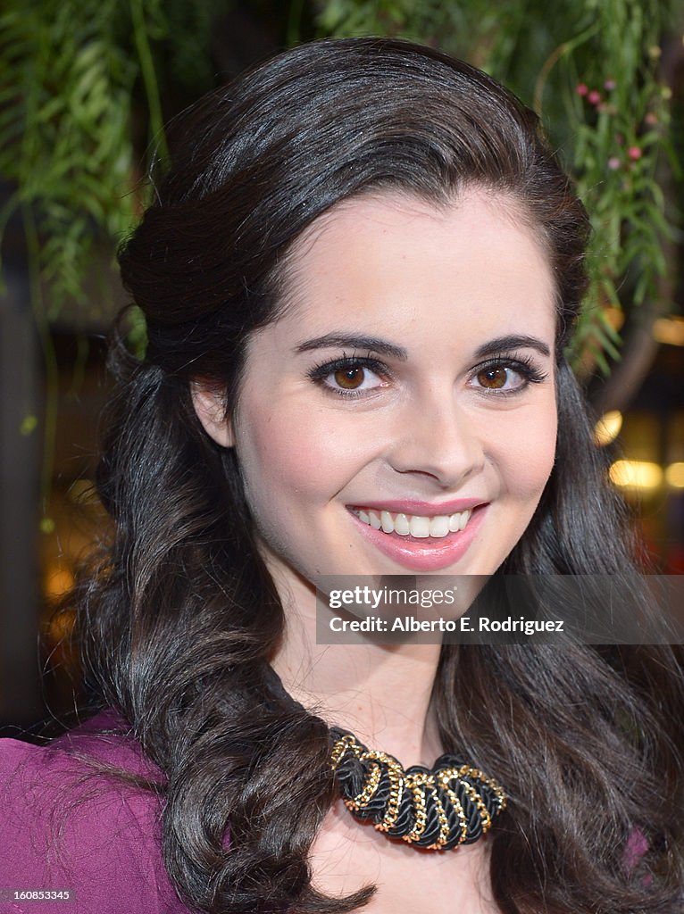 Premiere Of Warner Bros. Pictures' "Beautiful Creatures" - Red Carpet