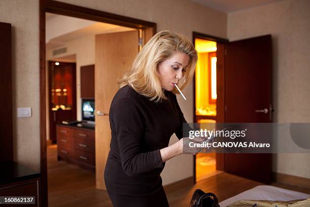 Catherine Deneuve On Tour To Promote The Film 'potiche' By Francois Ozon. Catherine DENEUVE en tournée de promotion pour le dernier film de Francois...